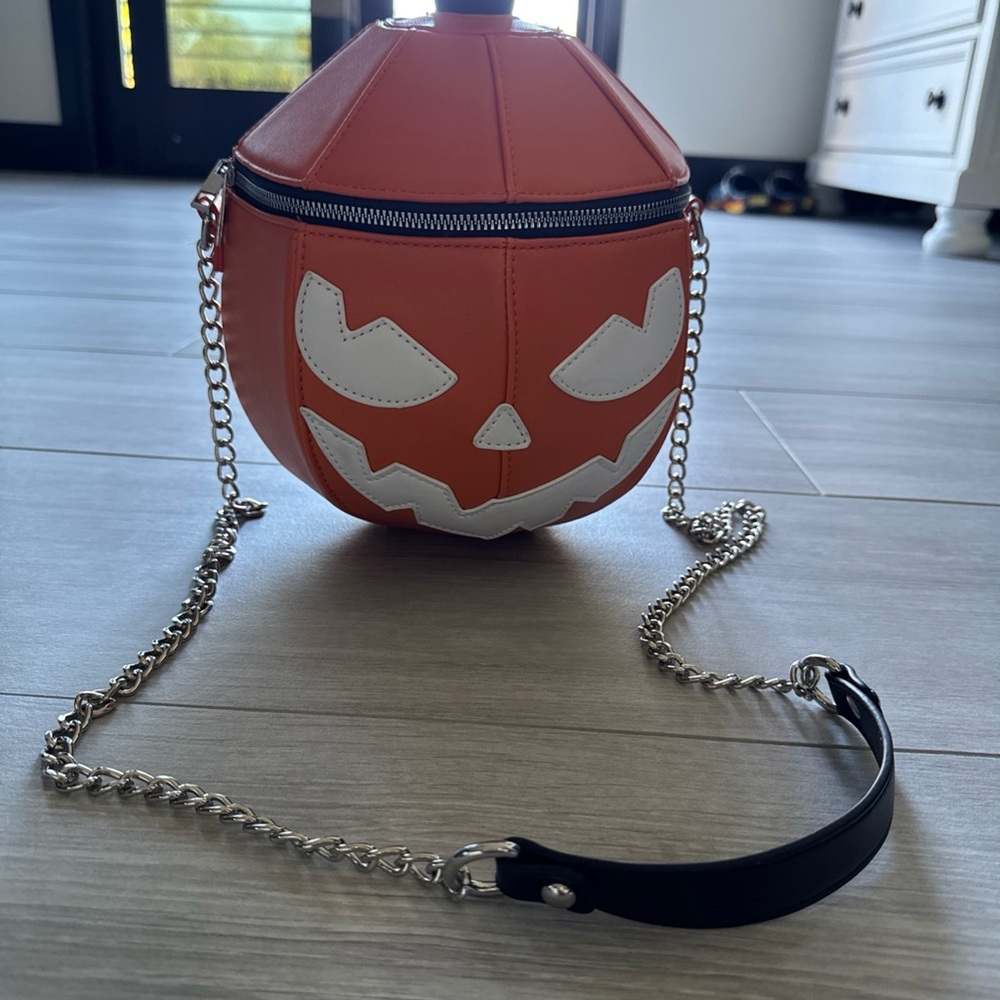 Hot Topic Orange Pumpkin Crossbody Bag